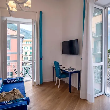 Sea View Luxury Apartment *